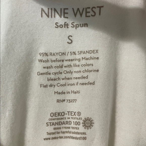 💰Nine West Soft Spun Women’s Classic White Buttery Soft Sleeveless Size Small - Picture 2 of 3